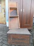 Alte Holzkiste (Hoffmanns Stärke / Katzenmotiv) / 18 Euro // Krauthobel 24 Euro // Bauernschränke ab 80 Euro