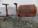 Tisch / Nußbaum / um 1880 / 145 Euro