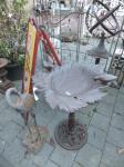 Vogeltränke / In Form eines großen Blattes / Gusseisen