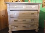 Kommode / restauriert auf shabby chic
