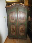 Bauernschrank / bemalt / aus Nachlass / 30-40 J. / H177xB115xT42 / 485 Euro