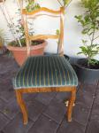 4 alte Biedermeierstühle / Nußbaum / zusammen 145 Euro