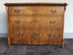 große Kommode / Nußbaum / um 1870 / 650 Euro