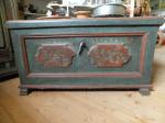 original Truhe / bemalt und datiert 1788 / H60 B113 T57