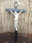 Holzkreuz / geschnitzter Jesus / wohl um 1840 / H85cm / 120Euro