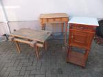 Abgelaugter Tisch 80 x 80 / 110 Euro // Nachttisch / schönes Modell / 120 Euro // Bauernarbeitstischchen / 110 Euro